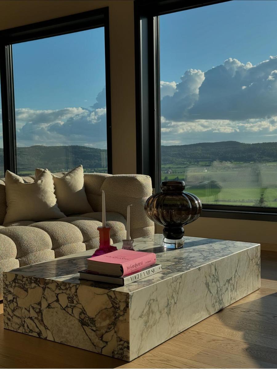 Calacatta Viola Plinth Marble Coffeetable