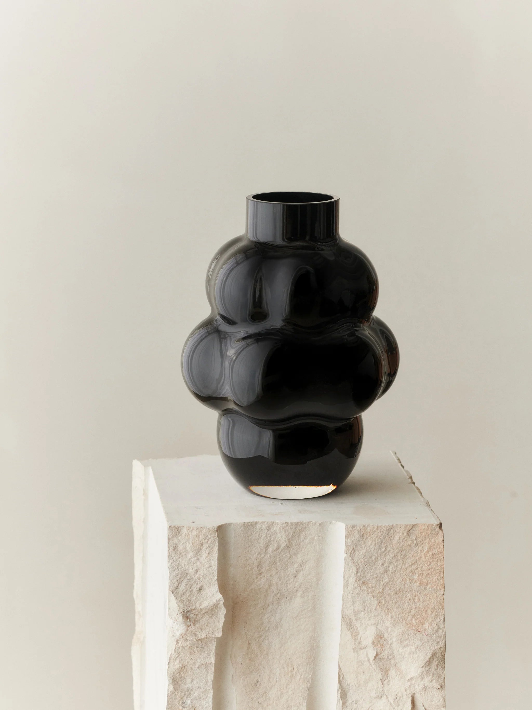 Balloon Vase 04 32cm Black