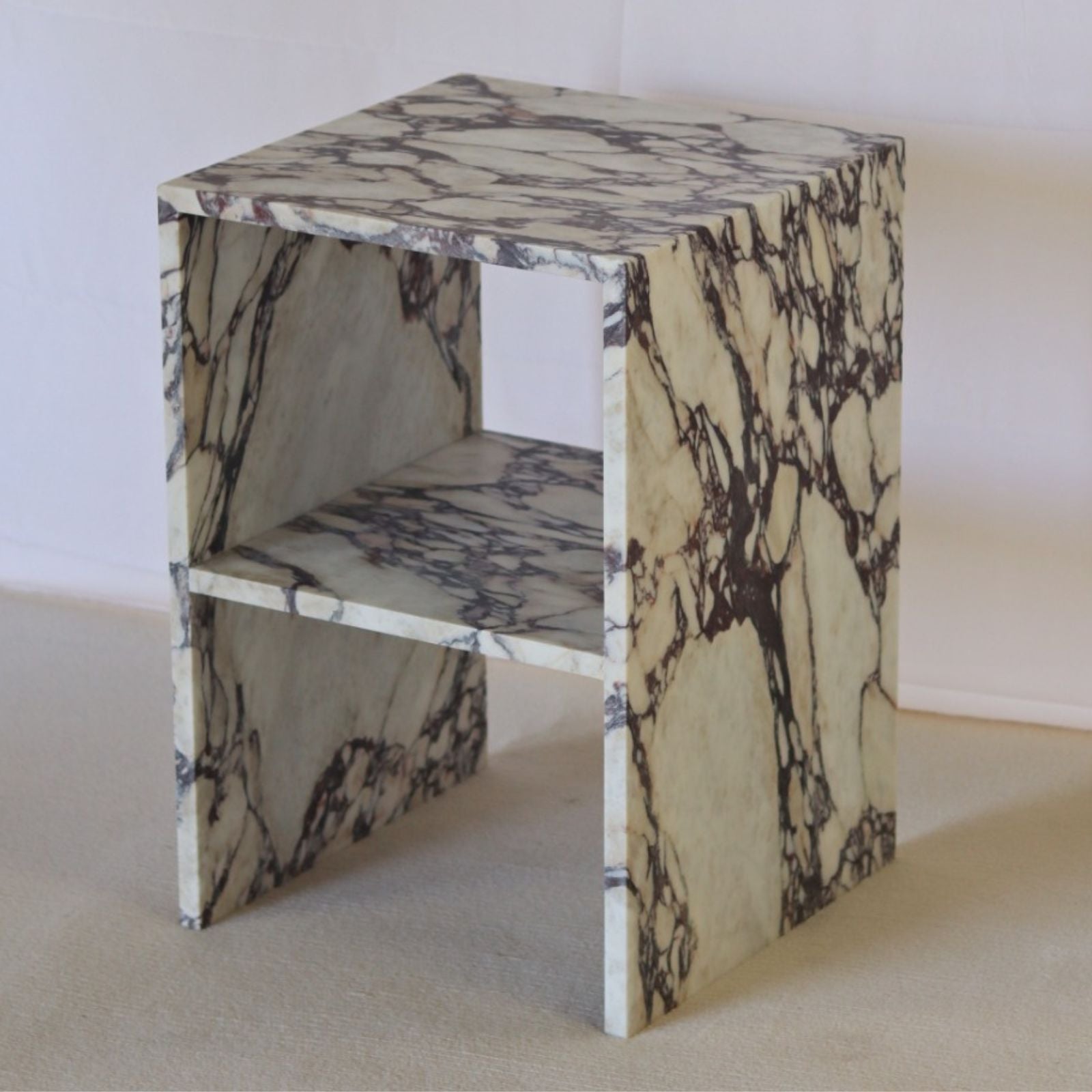 Como Calacatta Viola Sidetable