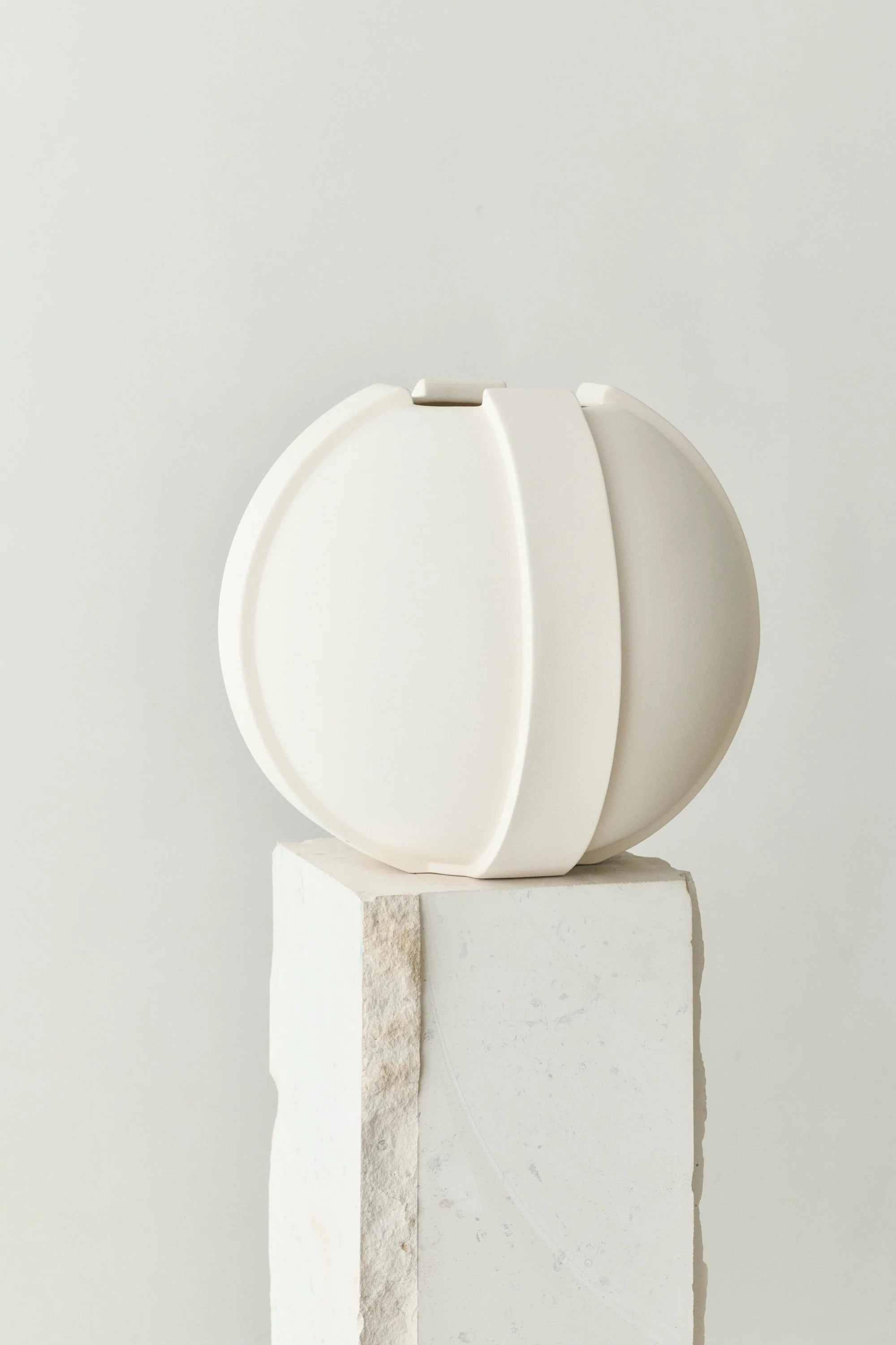 Vinci Vase 02 39cm Raw White