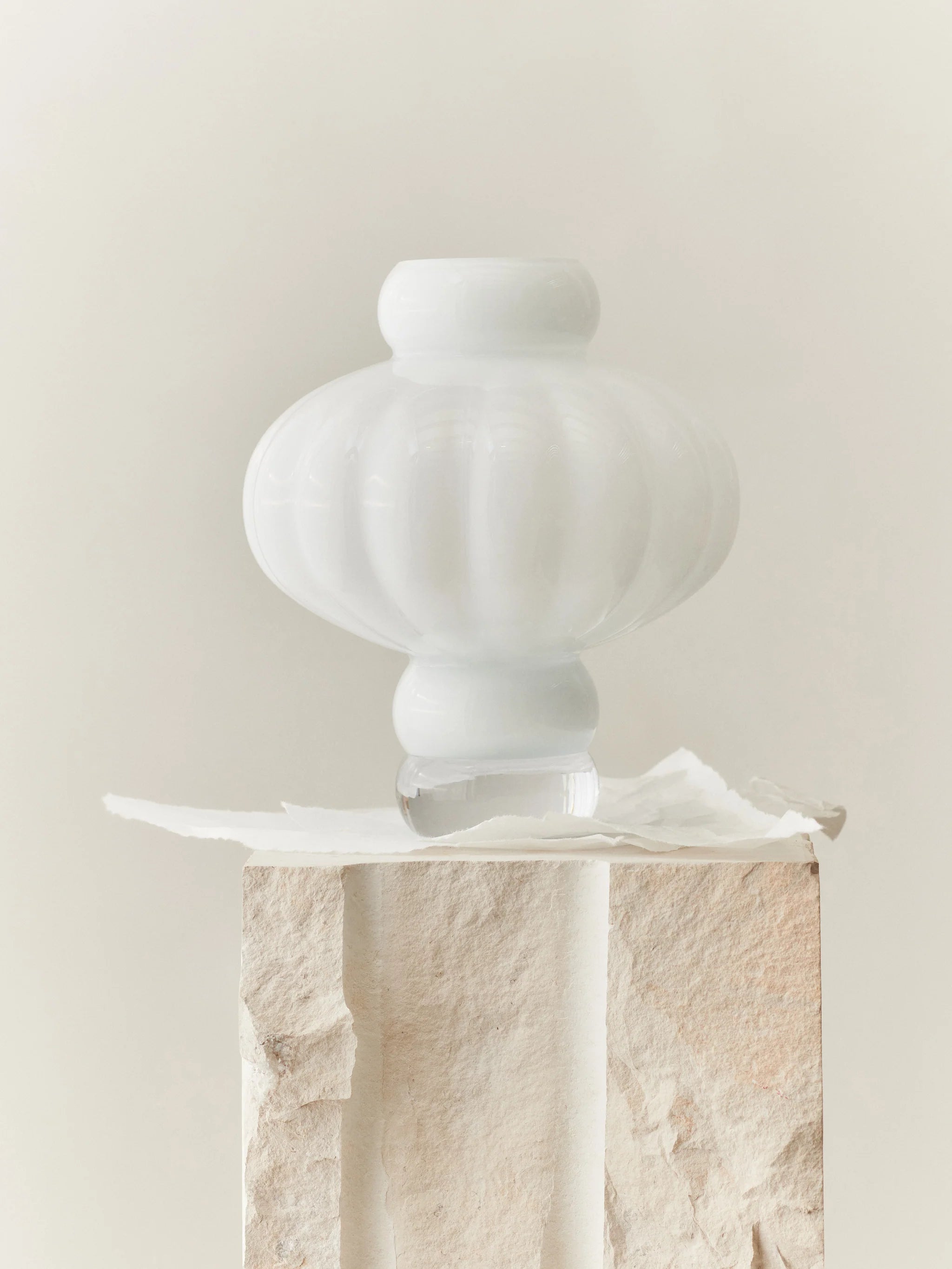 Balloon Vase 08 30cm Opal White