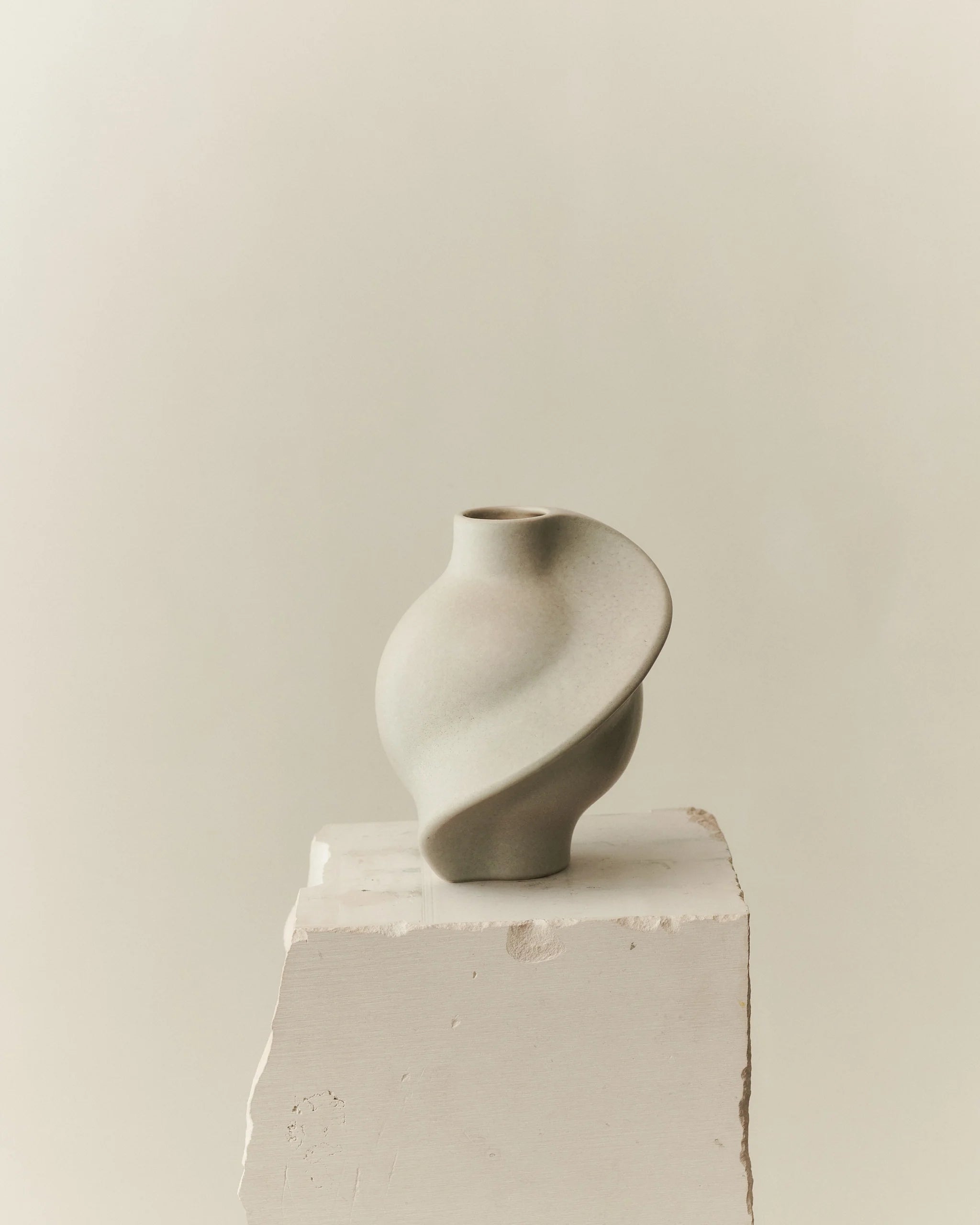 Ceramic Pirout Vase 01 22cm Vintage Glaze