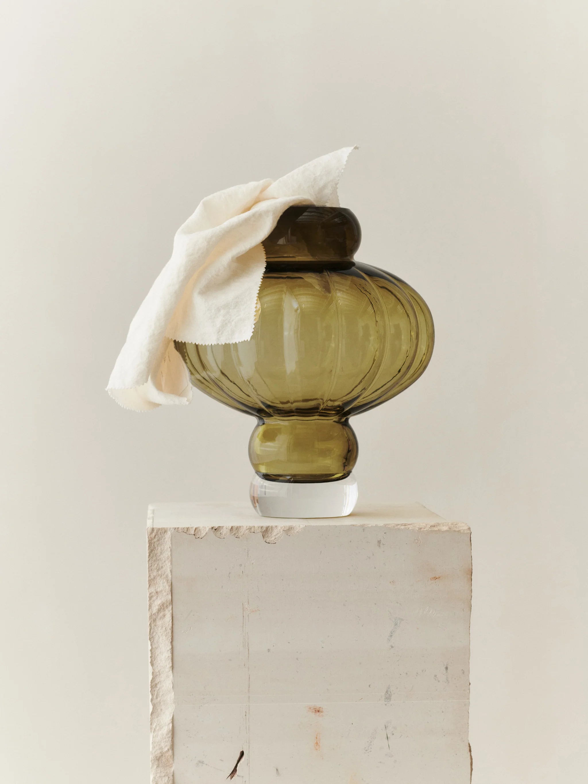Balloon Vase 03 40cm Olive